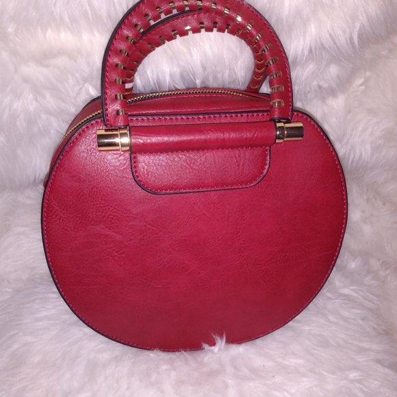 Your Choice of a Red or Black Handbag - Picture 5 of 5